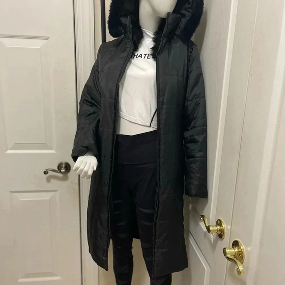 Beautiful lightweight long coat with hoodie - Picture 3 of 12
